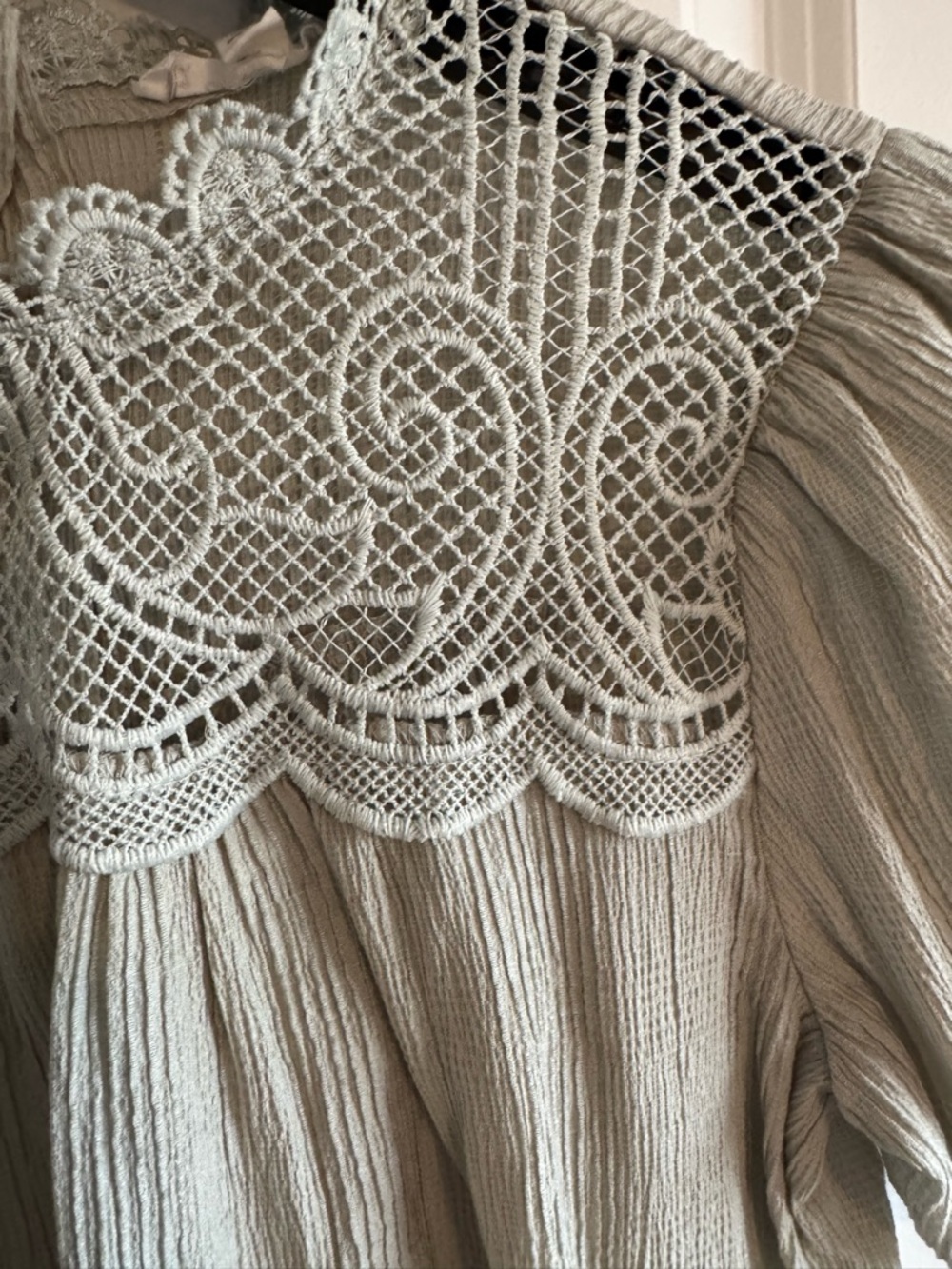 Elegant Lace Trim Blouse - Green - Picture 4 of 10